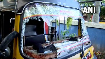ഹർത്താലില്‍ പരക്കെ അക്രമം; വാഹനങ്ങള്‍ തകർത്തു, ഏഷ്യാനെറ്റ് ന്യൂസ് സംഘത്തിനെതിരെയും അക്രമം-ചിത്രങ്ങള്‍ കാണാം