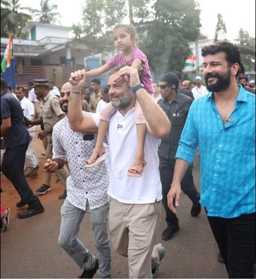  'ഈ നിമിഷങ്ങൾക്കായി ആയിരം മൈൽ നടക്കാനും തയ്യാർ'; ഭാരത് ജോഡോ യാത്രയിൽ രാഹുലിനൊപ്പം നടന്ന 'കുട്ടി താരങ്ങൾ'