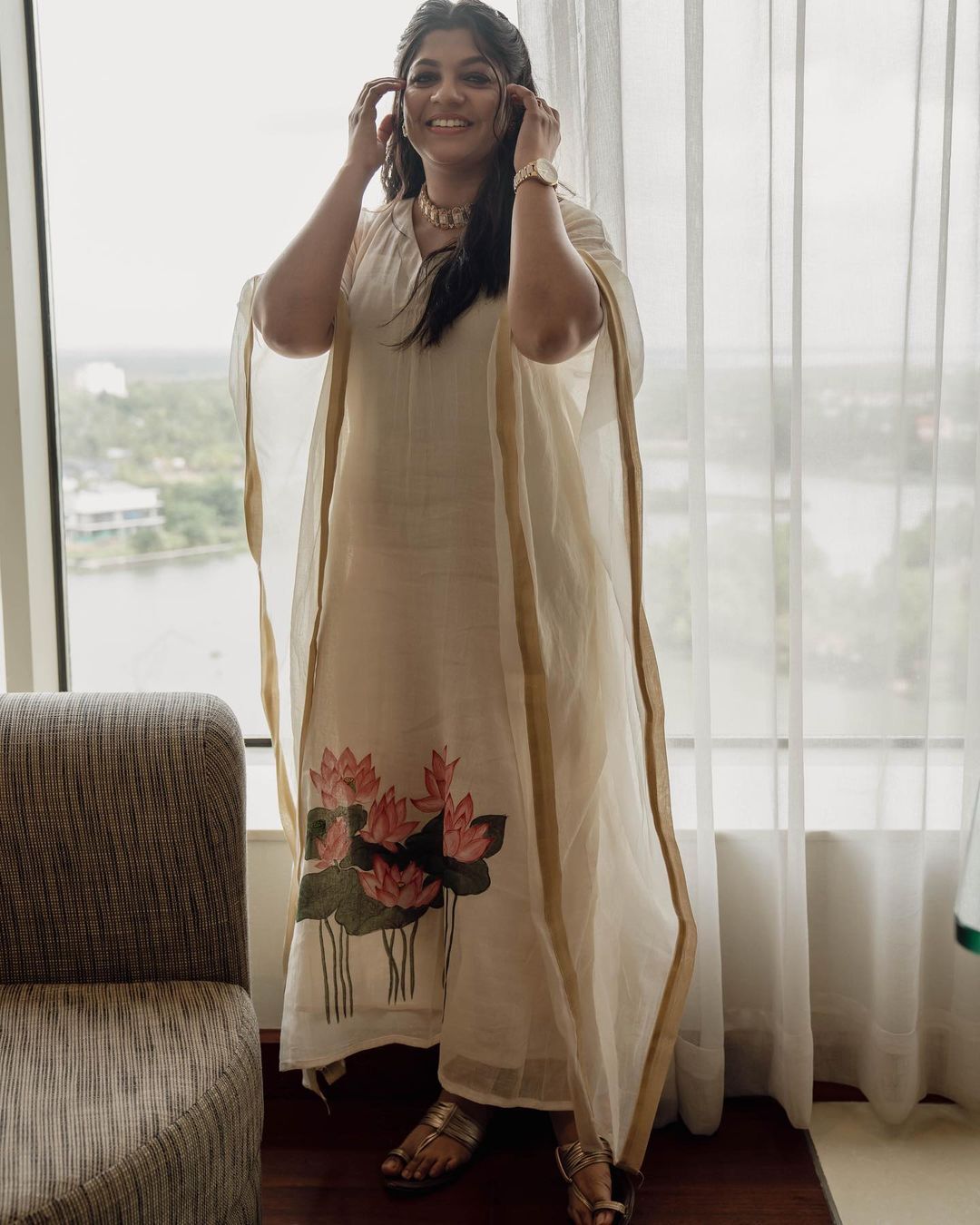 ഇതാണോ ഓണം സ്പെഷ്യൽ എന്തായാലും ക്യൂട്ടനെസ് കുറച്ച് കൂടുന്നുണ്ട് അപര്‍ണ; വൈറലായി പുതിയ ചിത്രങ്ങള്‍