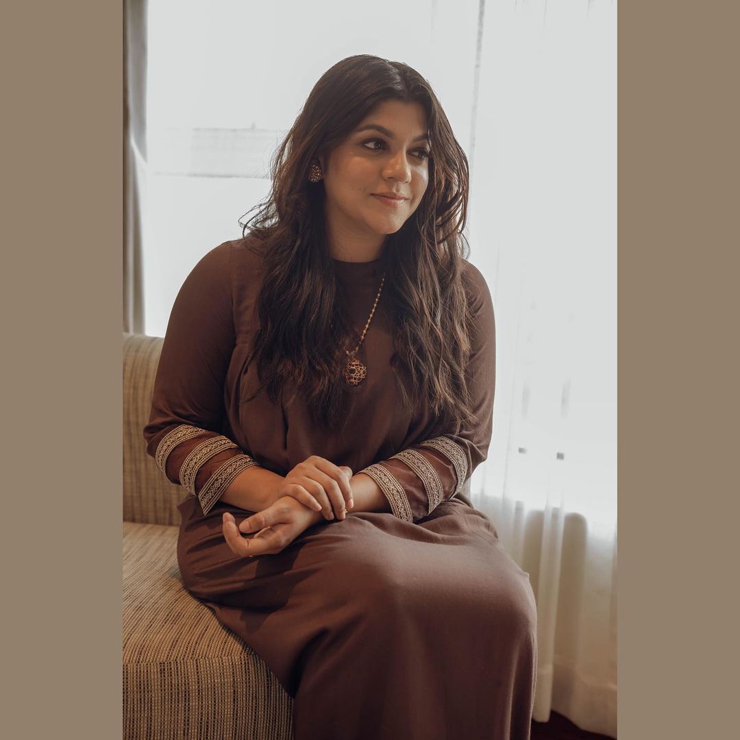 ഇതാണോ ഓണം സ്പെഷ്യൽ എന്തായാലും ക്യൂട്ടനെസ് കുറച്ച് കൂടുന്നുണ്ട് അപര്‍ണ; വൈറലായി പുതിയ ചിത്രങ്ങള്‍