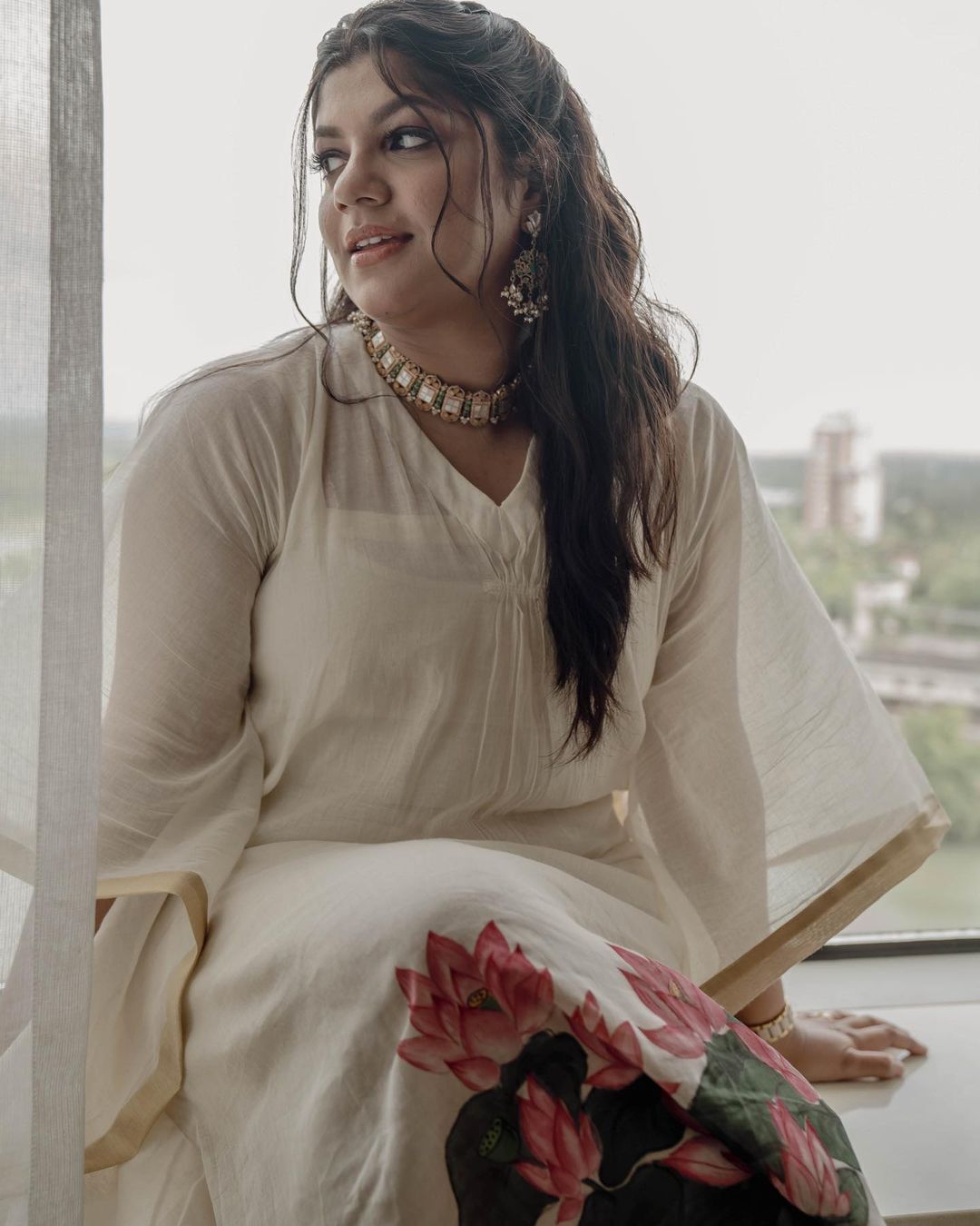 ഇതാണോ ഓണം സ്പെഷ്യൽ എന്തായാലും ക്യൂട്ടനെസ് കുറച്ച് കൂടുന്നുണ്ട് അപര്‍ണ; വൈറലായി പുതിയ ചിത്രങ്ങള്‍