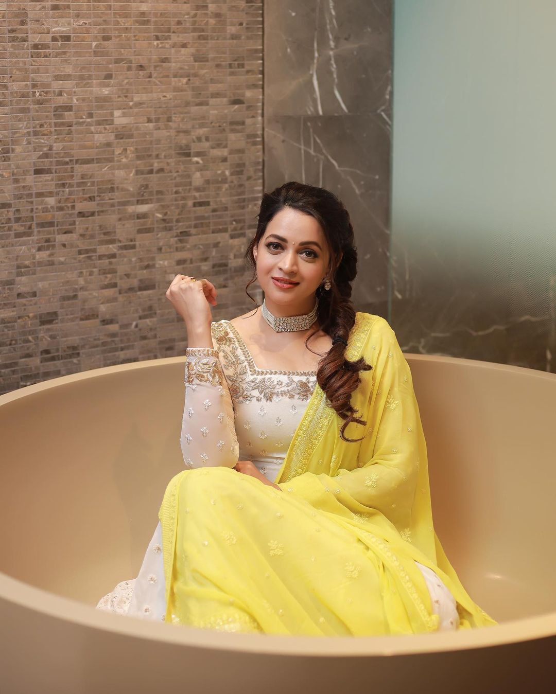 ആരാധകരെ ശാന്തരാകുവിന്‍... വീണ്ടും ഞെട്ടിച്ച് ഭാവനയുടെ ഫോട്ടോഷൂട്ട്, വൈറല്‍ ചിത്രങ്ങള്‍