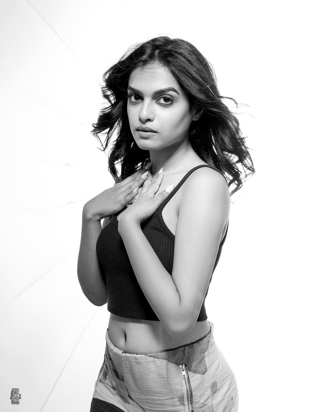 എജ്ജാതി ഗ്ലാമറസ്... ഗോപിക പുതിയ ലുക്ക് പൊളിച്ചു, വൈറല്‍ ചിത്രങ്ങള്‍ ഏറ്റെടുത്ത് ആരാധകര്‍