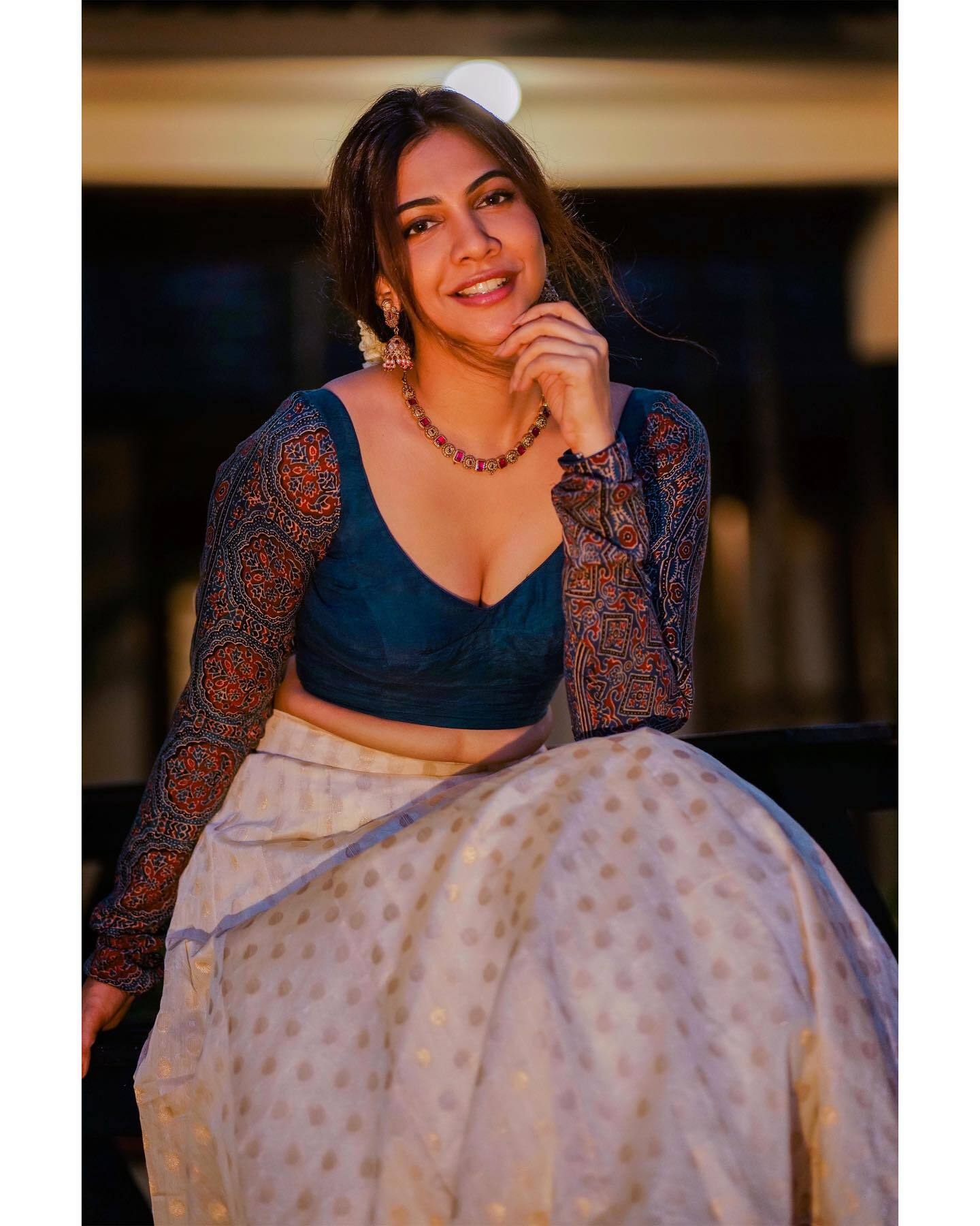  സൗന്ദര്യം കൂടി വരുവാണല്ലോ!!!!..... ഓണാശംസകളുമായി മഡോണ എത്തി..ചിത്രം ഏറ്റെടുത്ത് ആരാധകർ