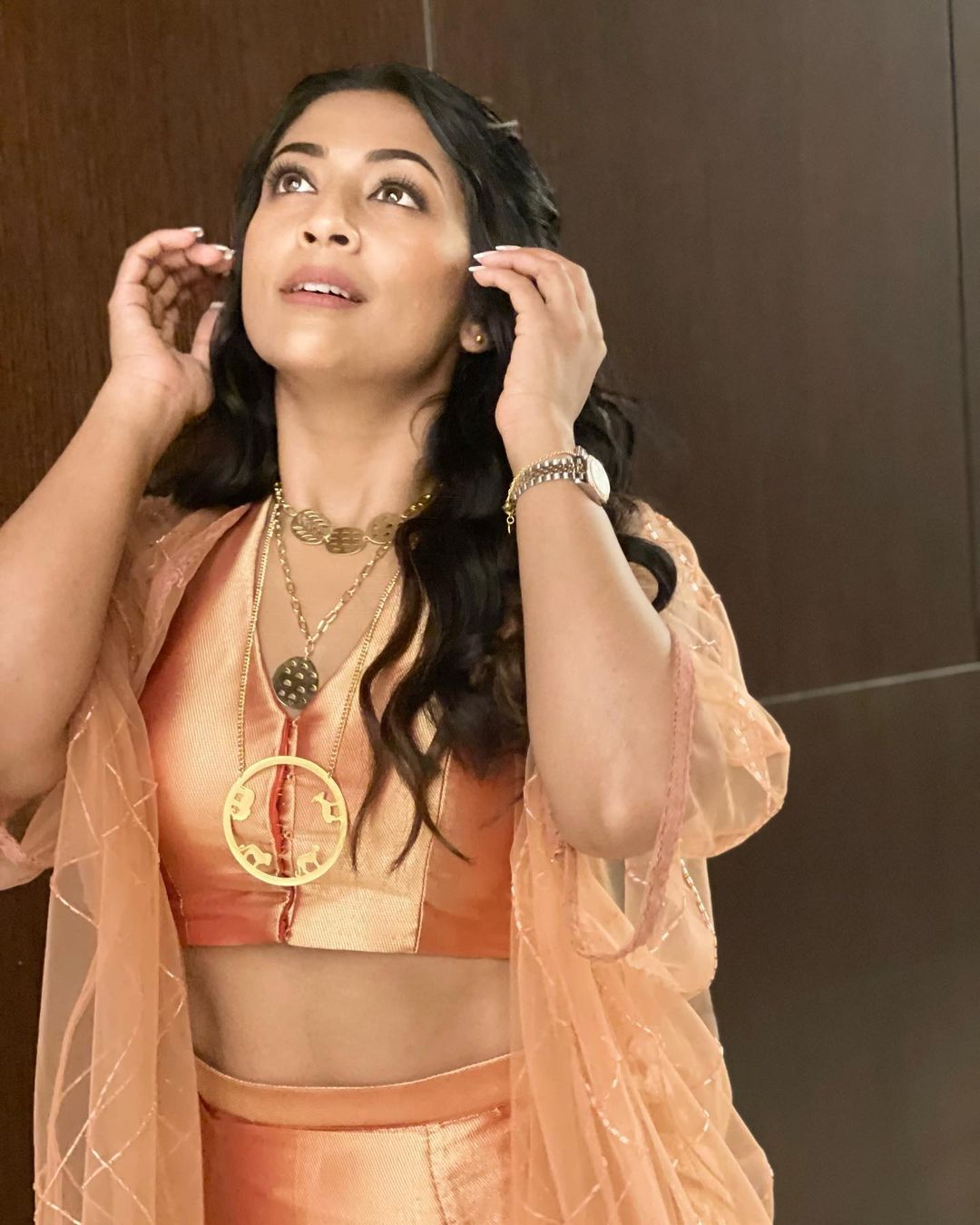 ഒരേ പൊളി... പുത്തന്‍ മേക്കോവറില്‍ നവ്യ നായര്‍; കൂടെ കൂടെ ചെറുപ്പമാകുകയാണല്ലോ