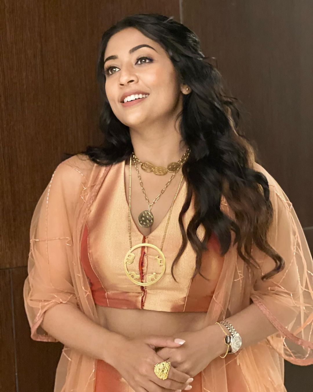 ഒരേ പൊളി... പുത്തന്‍ മേക്കോവറില്‍ നവ്യ നായര്‍; കൂടെ കൂടെ ചെറുപ്പമാകുകയാണല്ലോ