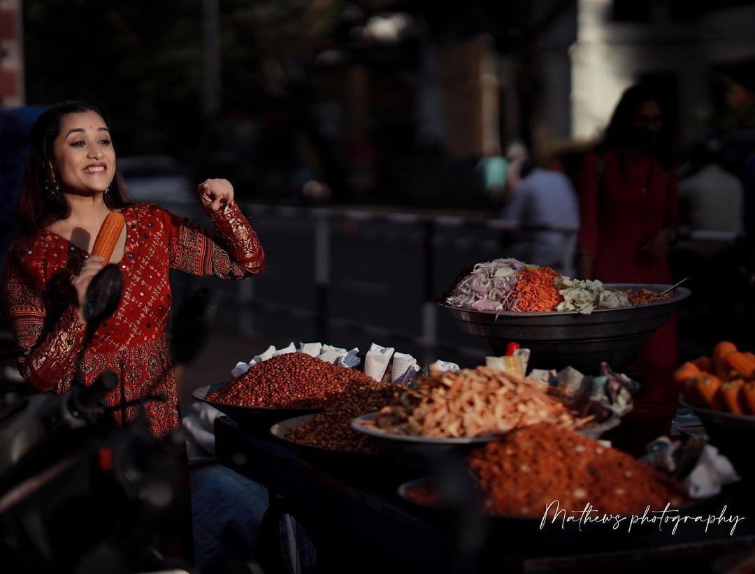 തിരുവനന്തപുരം സ്ട്രീറ്റിൽ സിംപിൾ ആൻഡ് ക്യൂട്ട് ലുക്കിൽ തിളങ്ങി പാർവതി കൃഷ്ണ; വൈറലായി പുതിയ ചിത്രങ്ങള്‍
