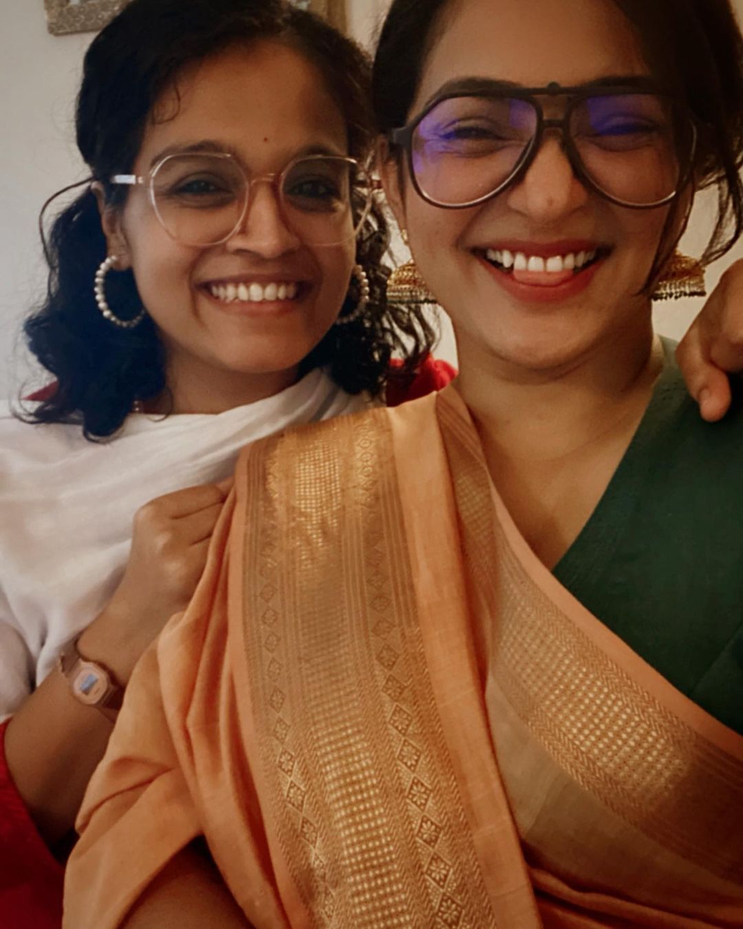 ഓണാഘോഷം കഴിഞ്ഞില്ലേ..? സാരിയില്‍ തിളങ്ങി പാര്‍വതി, വൈറല്‍ ചിത്രങ്ങള്‍