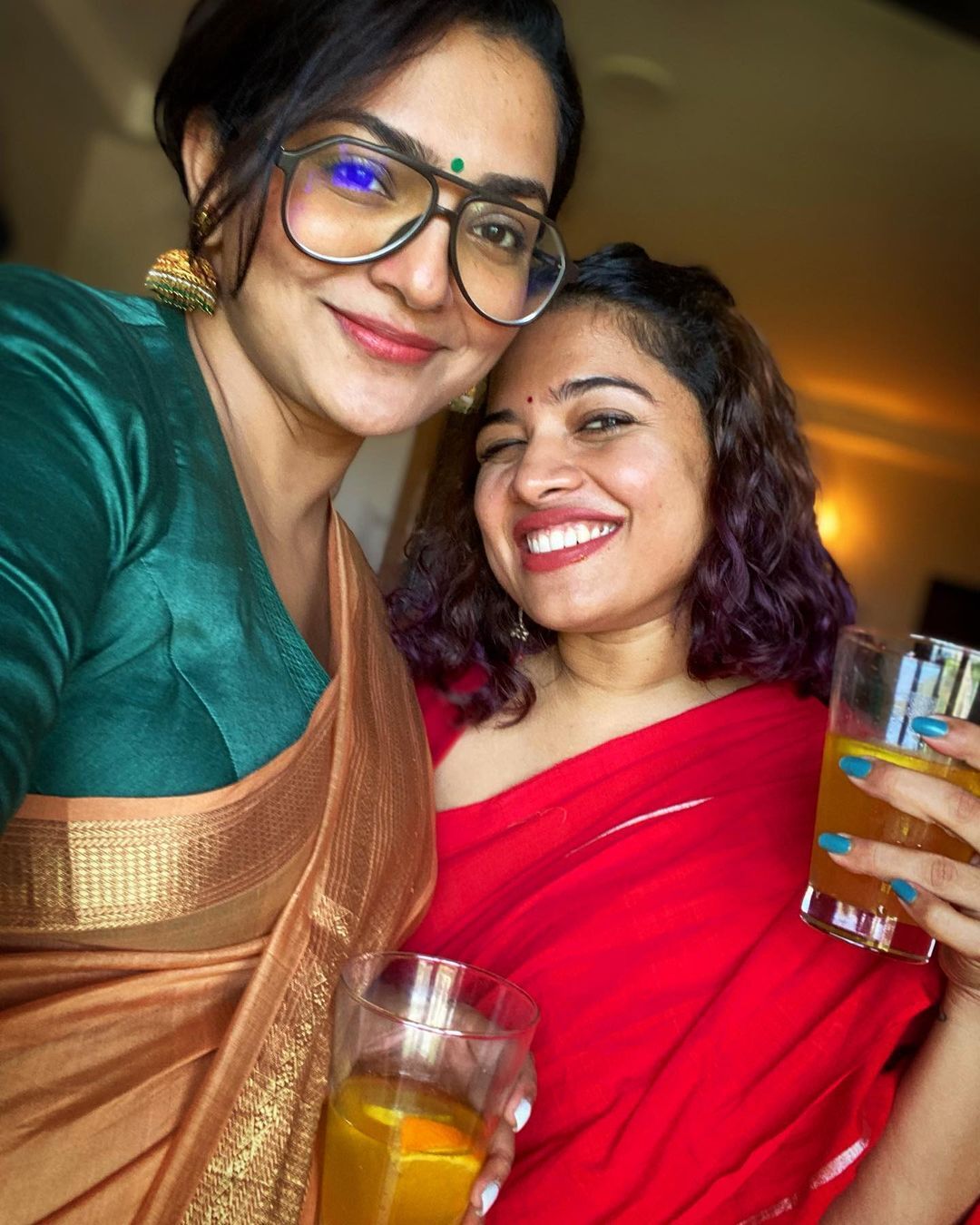 ഓണാഘോഷം കഴിഞ്ഞില്ലേ..? സാരിയില്‍ തിളങ്ങി പാര്‍വതി, വൈറല്‍ ചിത്രങ്ങള്‍