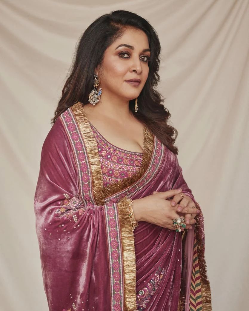 ഇതാ യഥാര്‍ത്ഥ ഏജ് ഇന്‍ റിവേഴ്‌സ് ഗിയര്‍.. മറ്റുള്ളവര്‍ പ്ലീസ് സ്റ്റെപ് ബാക്ക്; വീണ്ടും തരംഗമാകാന്‍ രമ്യ കൃഷ്ണന്‍