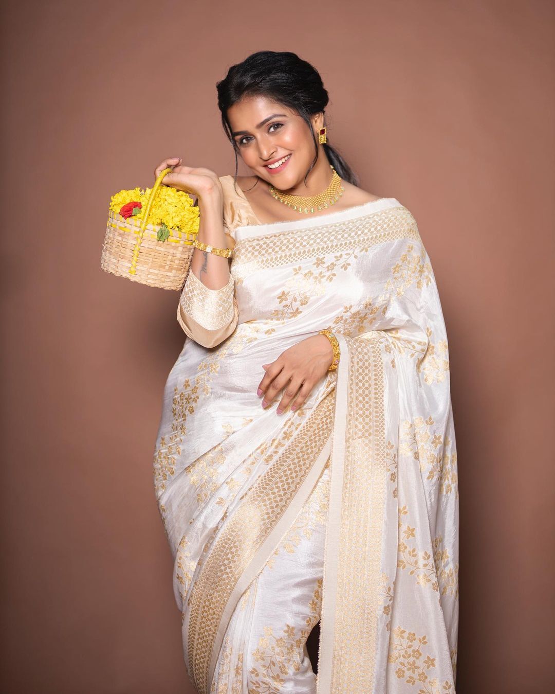 രമ്യ... നിങ്ങൾ എന്തൊരു സുന്ദരിയാണ്... സാരിയിൽ പുഞ്ചിരി അഴകുമായി നടി