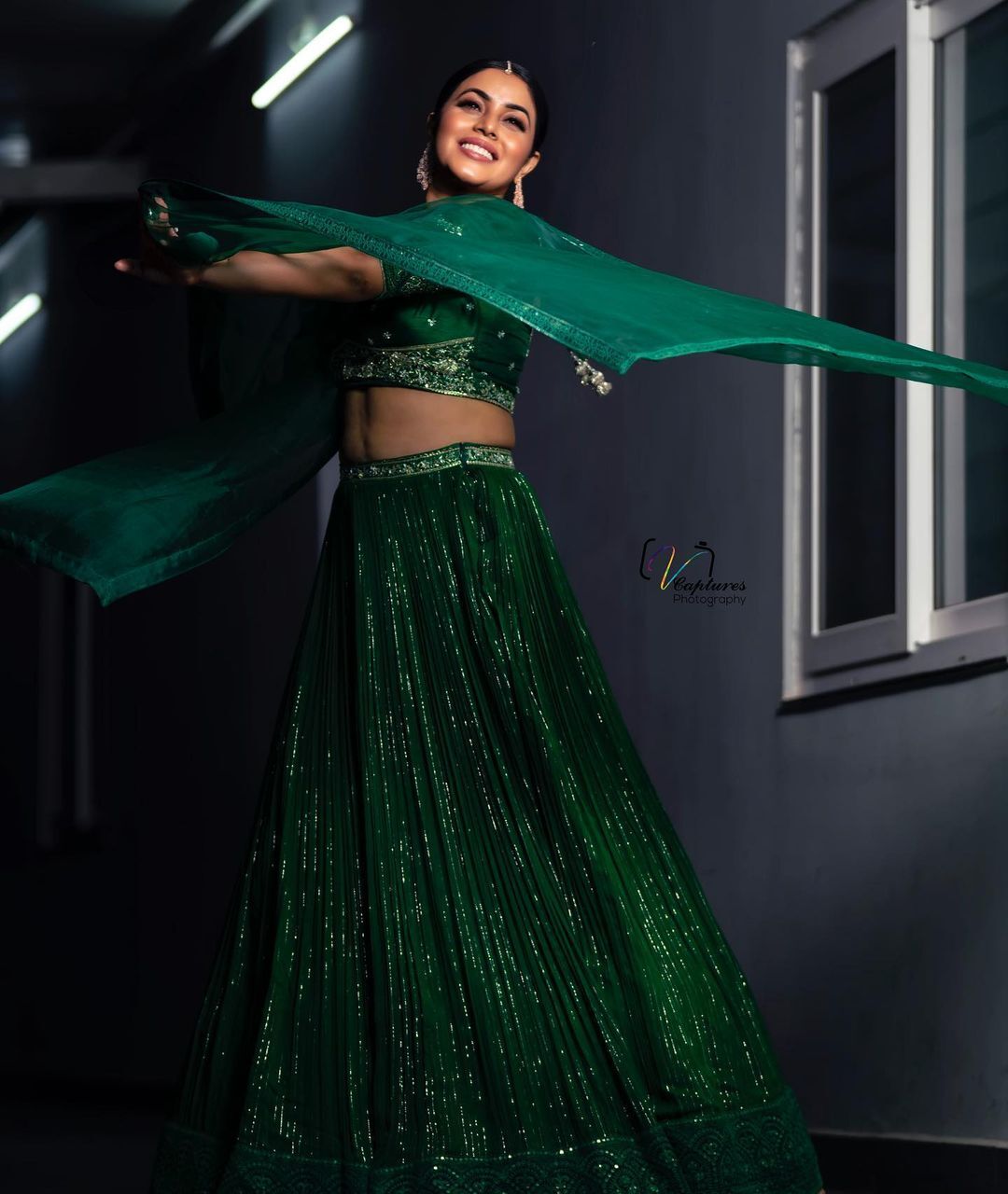 പോസോ.. അതോ ഡാന്‍സോ.. രണ്ടായാലും കിടുക്കി ഷംനാ..; കിടിലന്‍ ചിത്രങ്ങള്‍