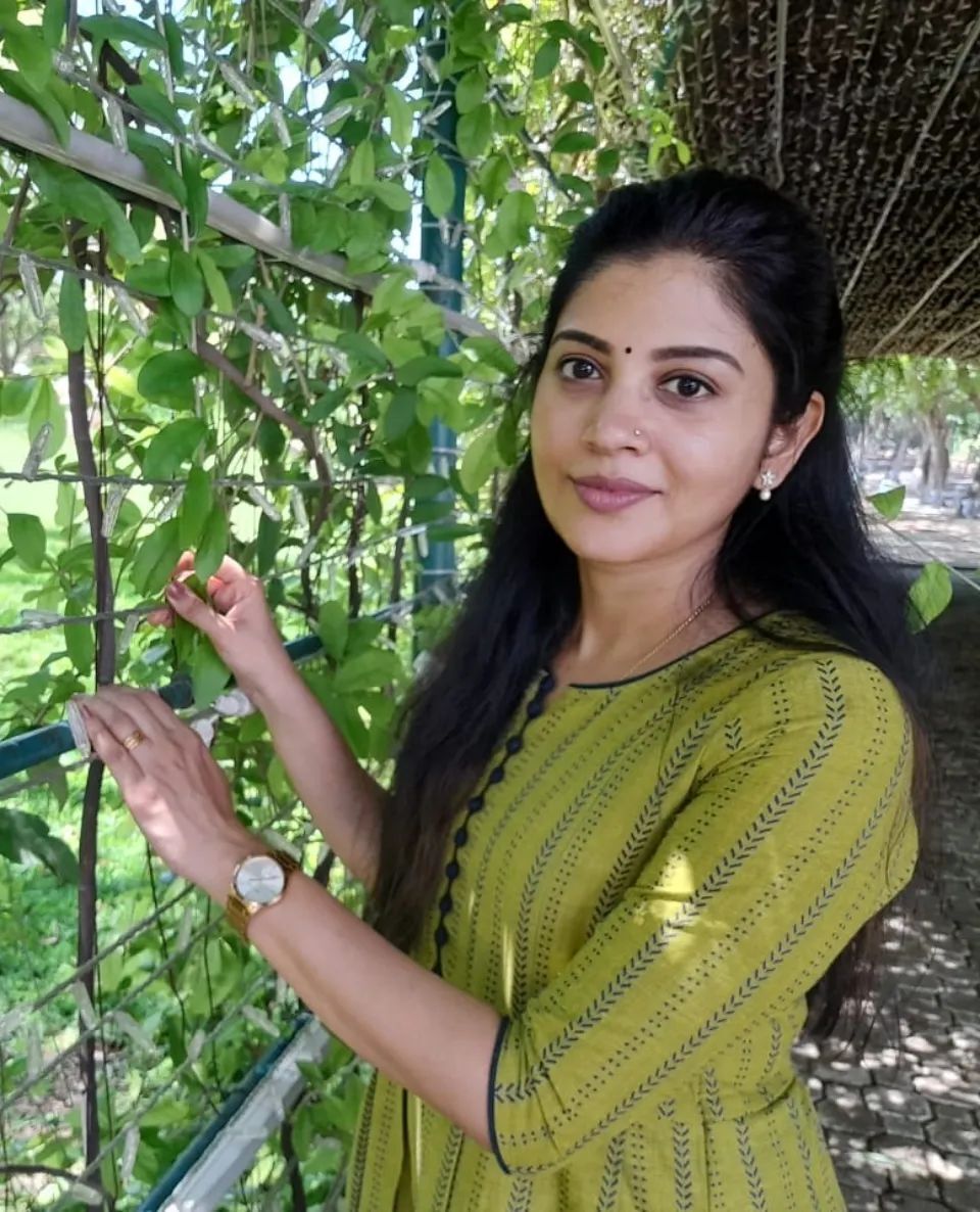 ഫോട്ടോ ഇടണം, ലൈക്ക് വാരിക്കൂട്ടണം, പോകണം...; വീണ്ടും കിടിലന്‍ ചിത്രങ്ങളുമായി ശിവദ