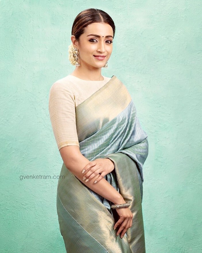 കുന്ദവിയുടെ സ്റ്റൈലൻ എൻട്രി... പൊന്നിയൻ സെൽവൻ ട്രെയിലർ ലോഞ്ചിൽ തകർപ്പൻ ലുക്കിൽ തൃഷ, ചിത്രങ്ങൾ കാണാം