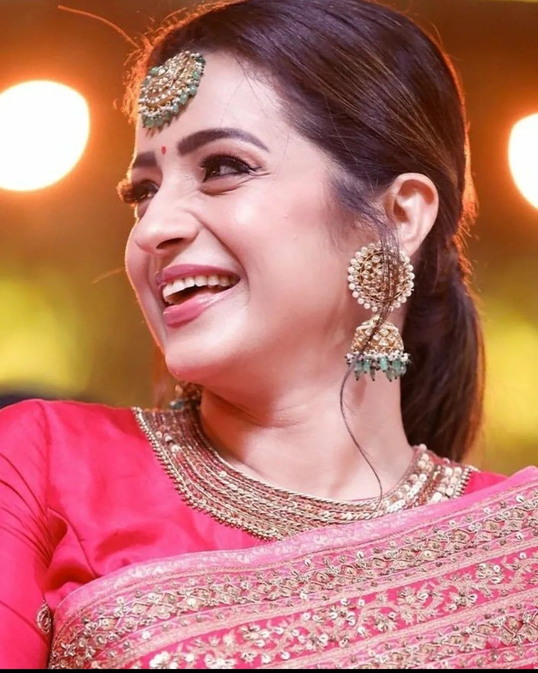 കുന്ദവിയുടെ സ്റ്റൈലൻ എൻട്രി... പൊന്നിയൻ സെൽവൻ ട്രെയിലർ ലോഞ്ചിൽ തകർപ്പൻ ലുക്കിൽ തൃഷ, ചിത്രങ്ങൾ കാണാം