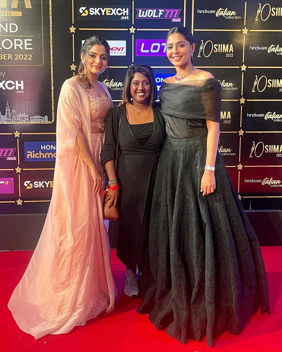 മലയാളത്തിലെ മികച്ച നടി... സൈമ അവാര്‍ഡ്‌സില്‍ മിന്നിത്തിളങ്ങി ഐഷു; ഞെട്ടിച്ച ലുക്കെന്ന് സോഷ്യല്‍ മീഡിയ, വൈറല്‍