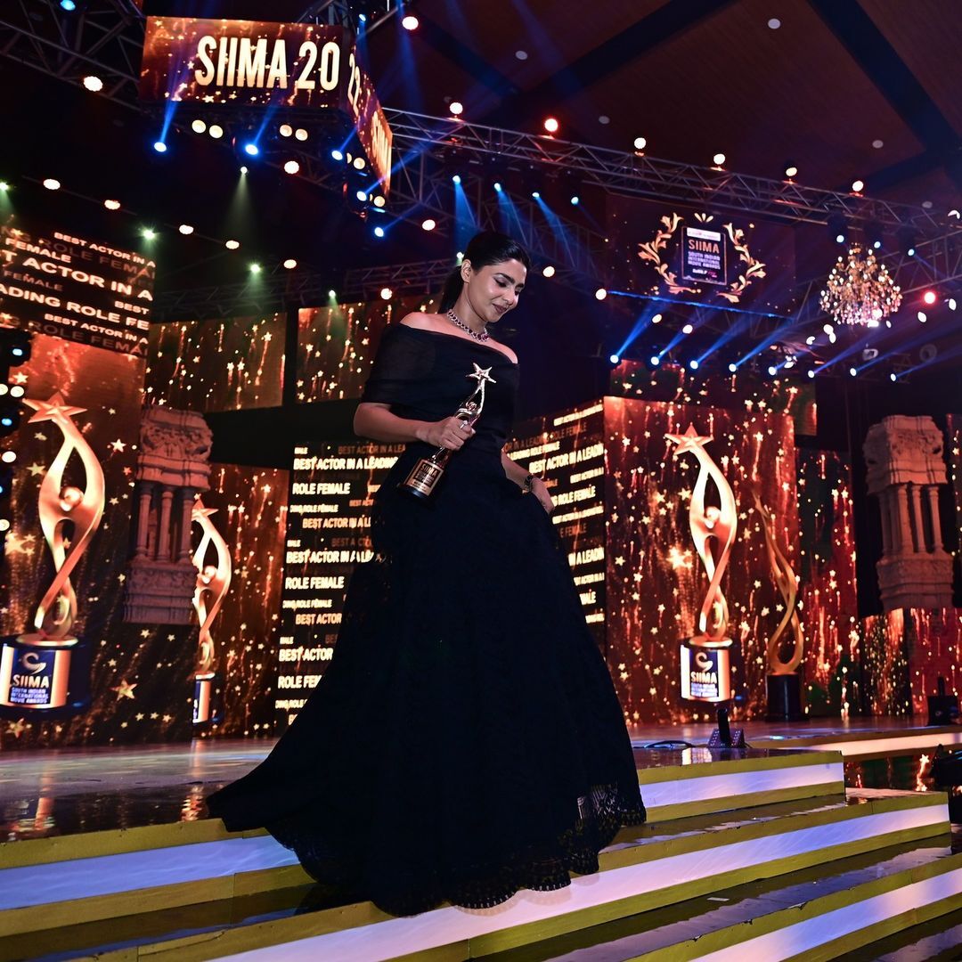 മലയാളത്തിലെ മികച്ച നടി... സൈമ അവാര്‍ഡ്‌സില്‍ മിന്നിത്തിളങ്ങി ഐഷു; ഞെട്ടിച്ച ലുക്കെന്ന് സോഷ്യല്‍ മീഡിയ, വൈറല്‍