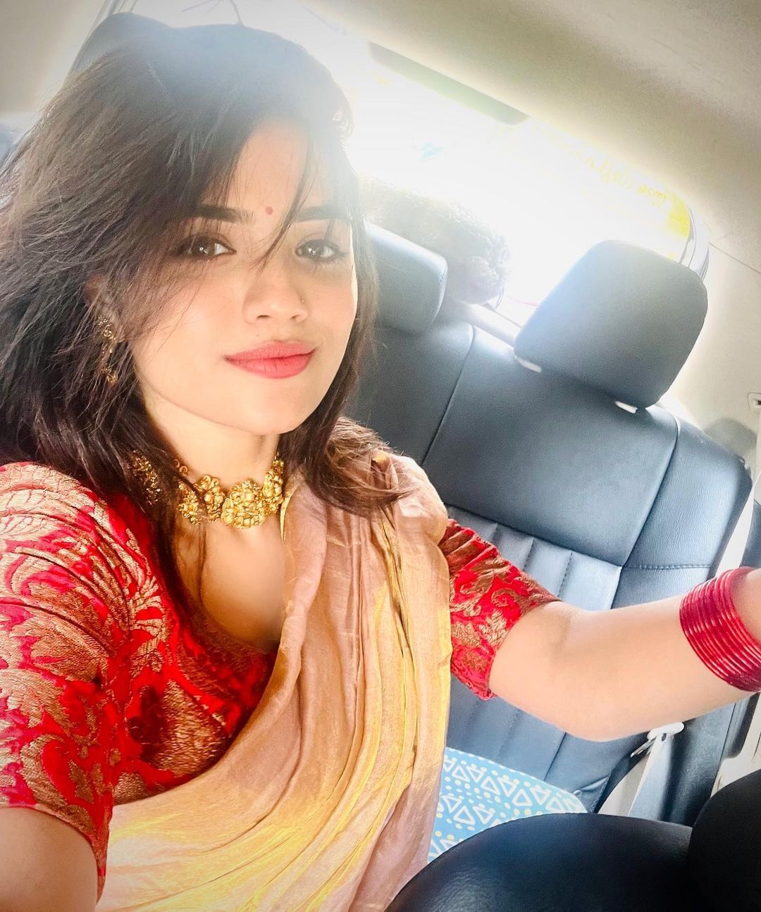 മലയാളി പെണ്‍കൊടി...ഓണം സ്‌പെഷ്യല്‍ സെല്‍ഫിയുമായി ആരതി പൊടി