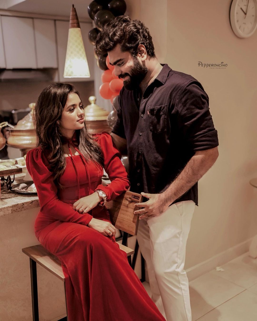 ​ഗുരുവായൂരിൽ  റോബിൻ, മുണ്ടുടുത്ത് കിടിലൻ ലുക്ക്..