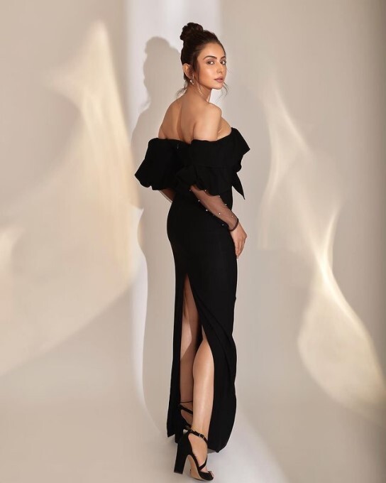 Bollywood Actress Rakul Preet Singh Looks Stunning In Latest Photos