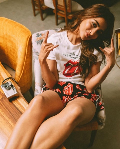 Check Out Bollywood Actress Pooja Hegde's Latest Photos