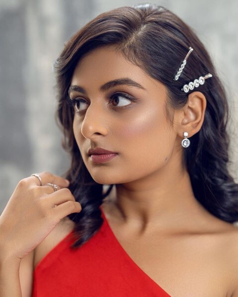 Check Out Mollywood Actress Esther Anil Latest Stunning Pics