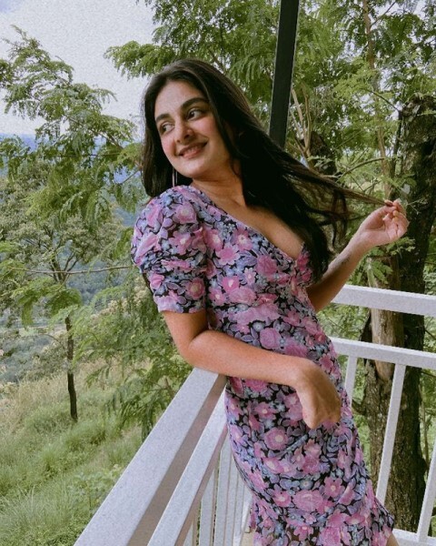 Check Out Mollywood Actress Esther Anil Latest Stunning Pics