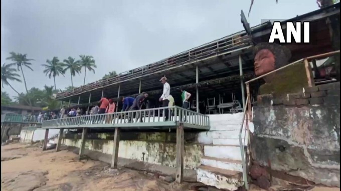Curlies restaurant at Anjuna being demolished over violation of coastal zone laws