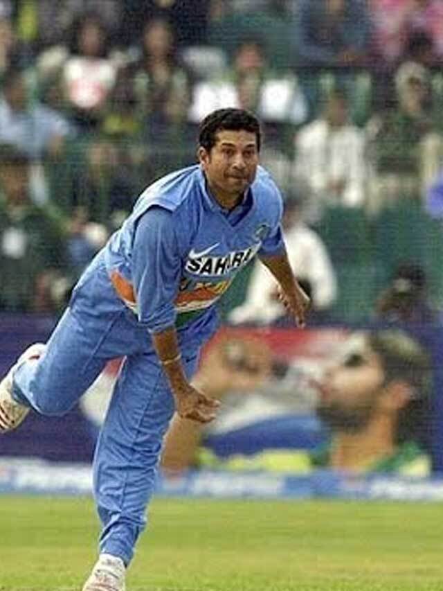 ബാറ്റിംഗ് മാത്രമല്ലടോ.. ബൗളിംഗിലുമുണ്ടെടോ പിടി..; ബൗളിംഗില്‍ സച്ചിന്റെ അപൂര്‍വ റെക്കോഡുകള്‍