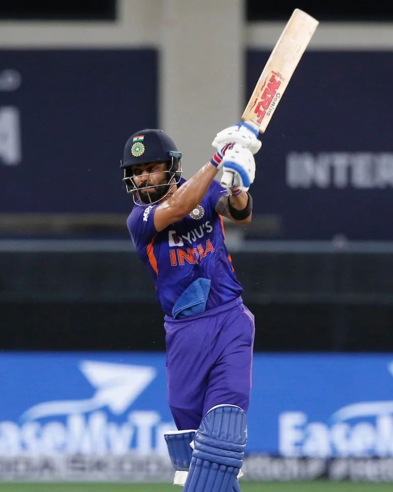 കിങ് ഈസ് ബാക്ക്; വിരാട് കോലിയുടെ മരണമാസ് ബാറ്റിംഗ്, ജയിച്ചത് പാകിസ്താന്‍