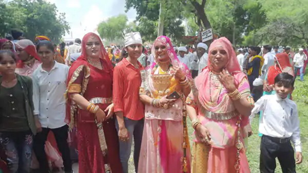 Khejdli Shaheedi Fair : राजस्‍थान का वो मेला जिसमें 40 लाख तक के गहने पहनकर आती हैं गांव की महिलाएं 