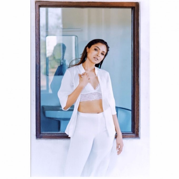 Kollywood Actress Andrea Jeremiah Latest Photos