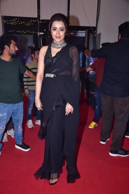 Kollywood Actress Trisha Krishnan Look Stunning In Black Saree