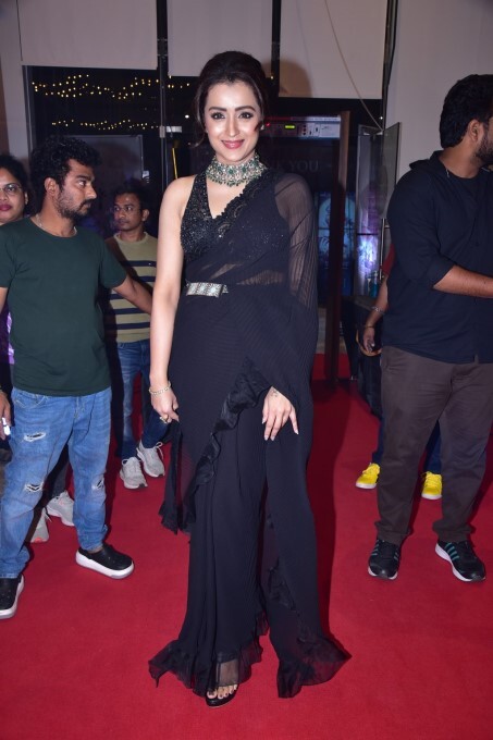 Kollywood Actress Trisha Krishnan Look Stunning In Black Saree