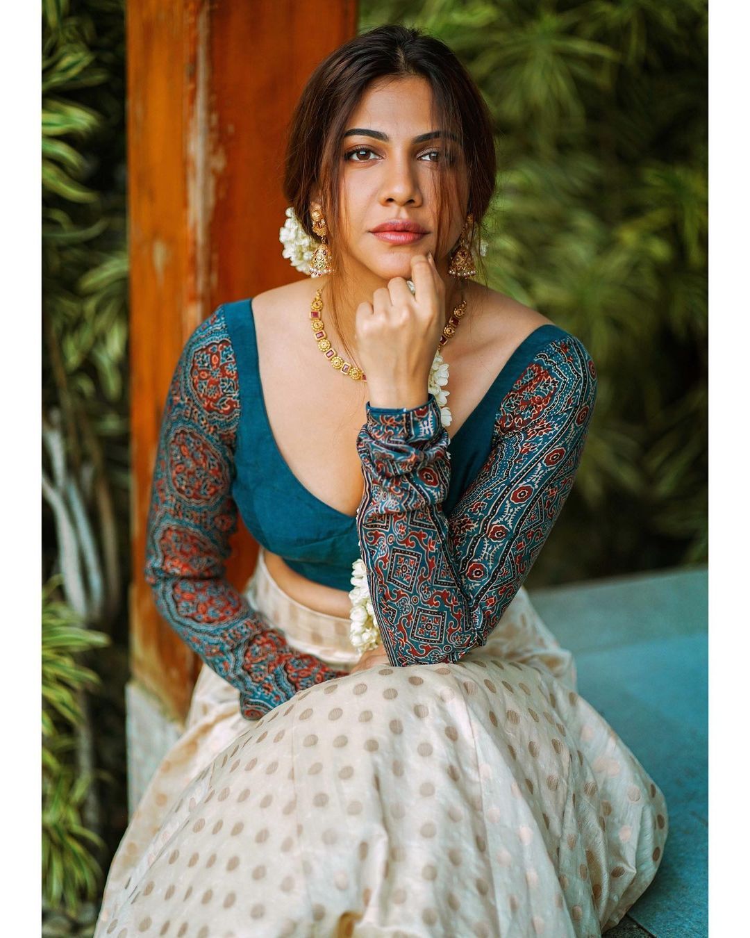 കുട്ടിക്കളി ഇനിയും മാറിയിട്ടില്ല അല്ലേ, മൊണാലിസയായി മഡോണ, ഒന്നൊന്നര തകര്‍പ്പാണല്ലോ; ചിത്രങ്ങള്‍ വൈറല്‍