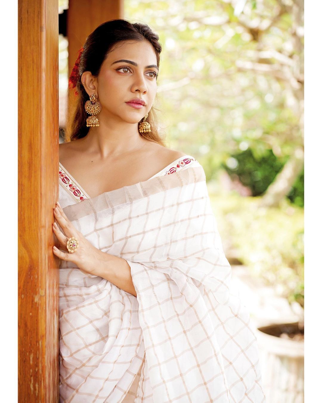 കുട്ടിക്കളി ഇനിയും മാറിയിട്ടില്ല അല്ലേ, മൊണാലിസയായി മഡോണ, ഒന്നൊന്നര തകര്‍പ്പാണല്ലോ; ചിത്രങ്ങള്‍ വൈറല്‍