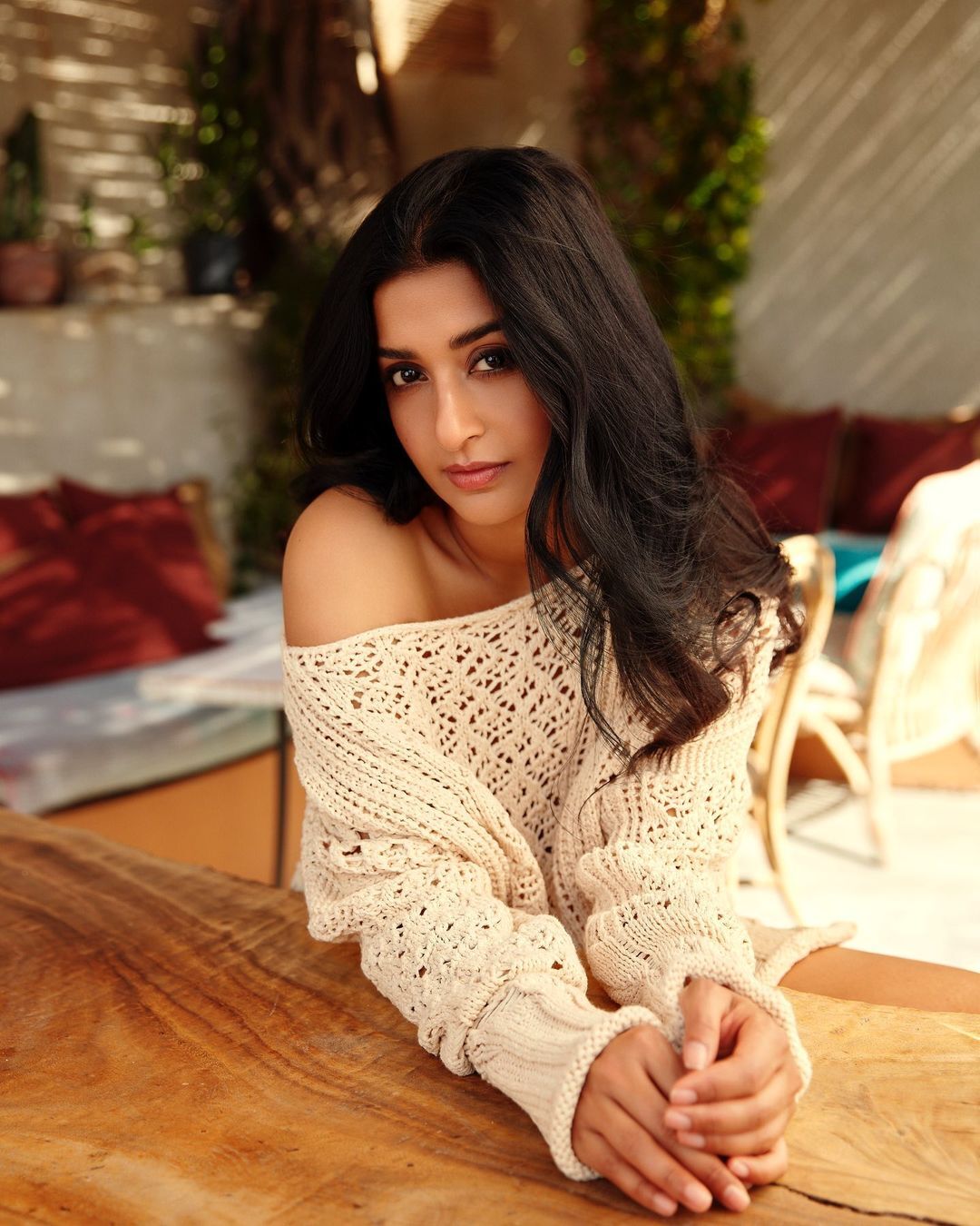 നീലയിൽ കൂൾ ലുക്കിൽ മീര ജാസ്മിൻ, താരത്തിന്റെ ഗ്ലാമറസ് ലുക്ക് സോഷ്യൽ മീഡിയയിൽ വൈറലാകുന്നു