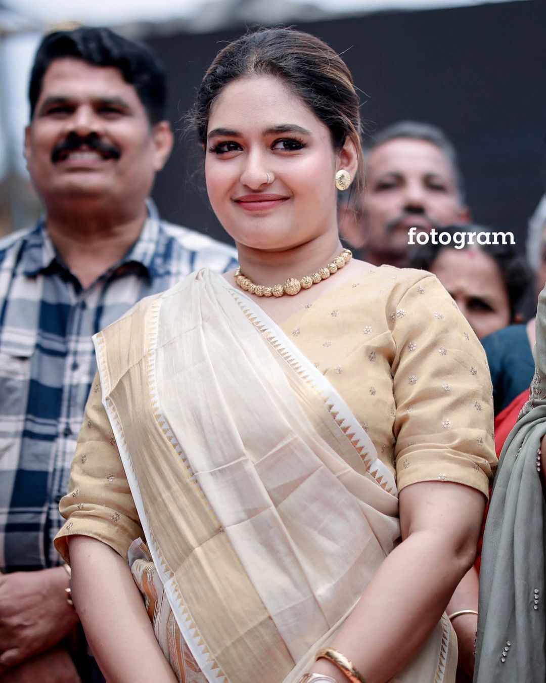 ഇതാണോ പ്രയാഗയുടെ ഓണം ലുക്ക്...? സോഷ്യൽ മീഡിയയിൽ തരംഗമായി താരം