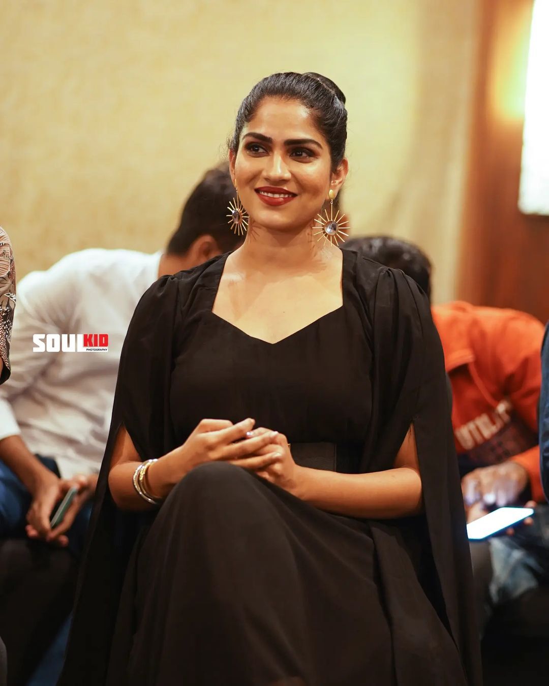 ഓണാഘോഷങ്ങൾ തുടരുന്നു... സ്റ്റൈലിഷ് ലുക്കിൽ സ്വാസിക, ചിത്രങ്ങൾ കാണാം