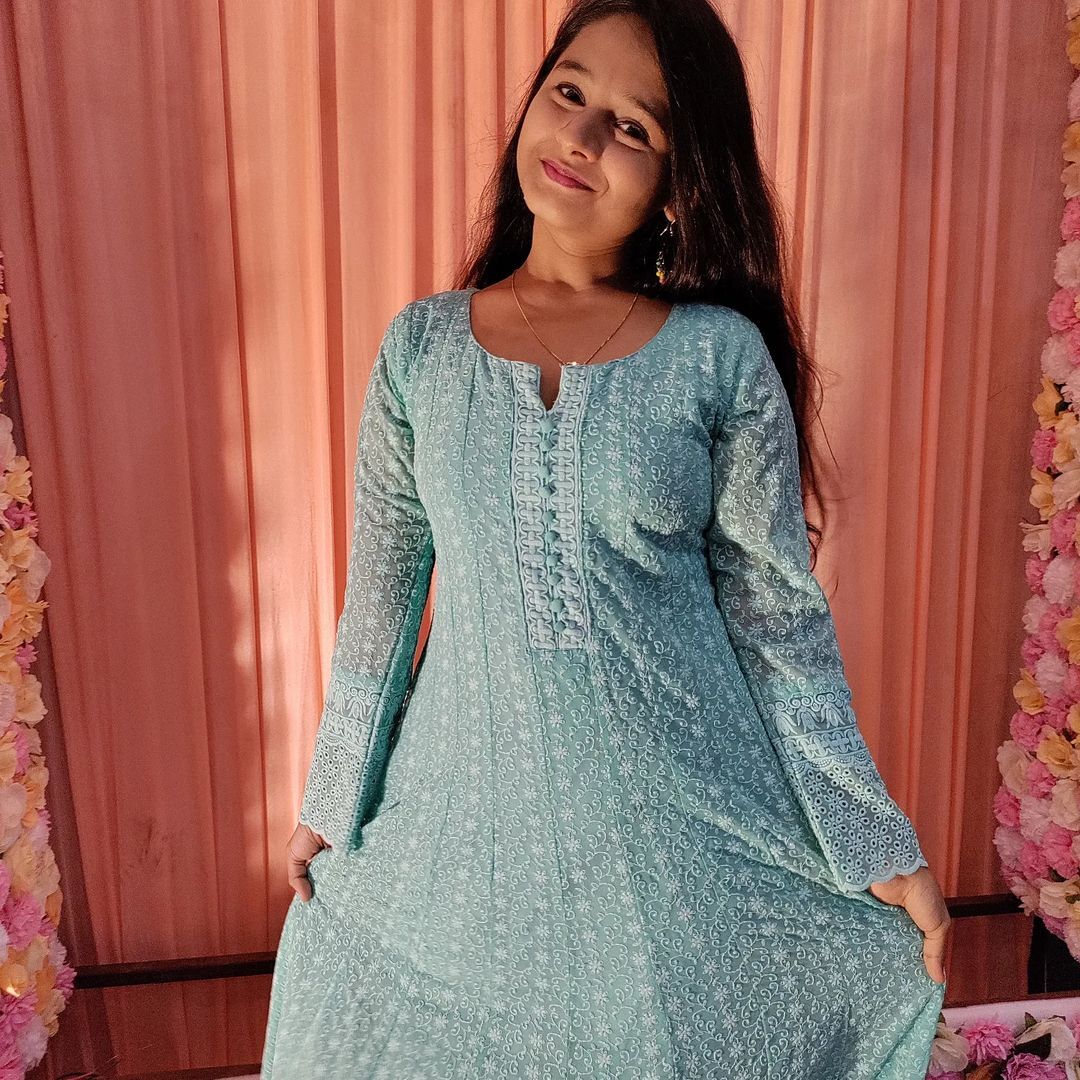 Mrunal Jadhav: दृश्यम के 'विजय सलगांवकर' की लाड़ली अनू अब हो गई बड़ी, ग्लैमरस अवतार देख चौंके लोग