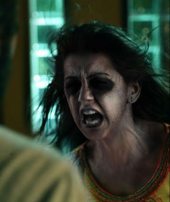 PHOTOS : வயிறு வலிக்க சிரிக்க வைக்கும் டாப் 10 காமெடி பேய் படங்கள்.. சூப்பர் லிஸ்ட் இதோ..  