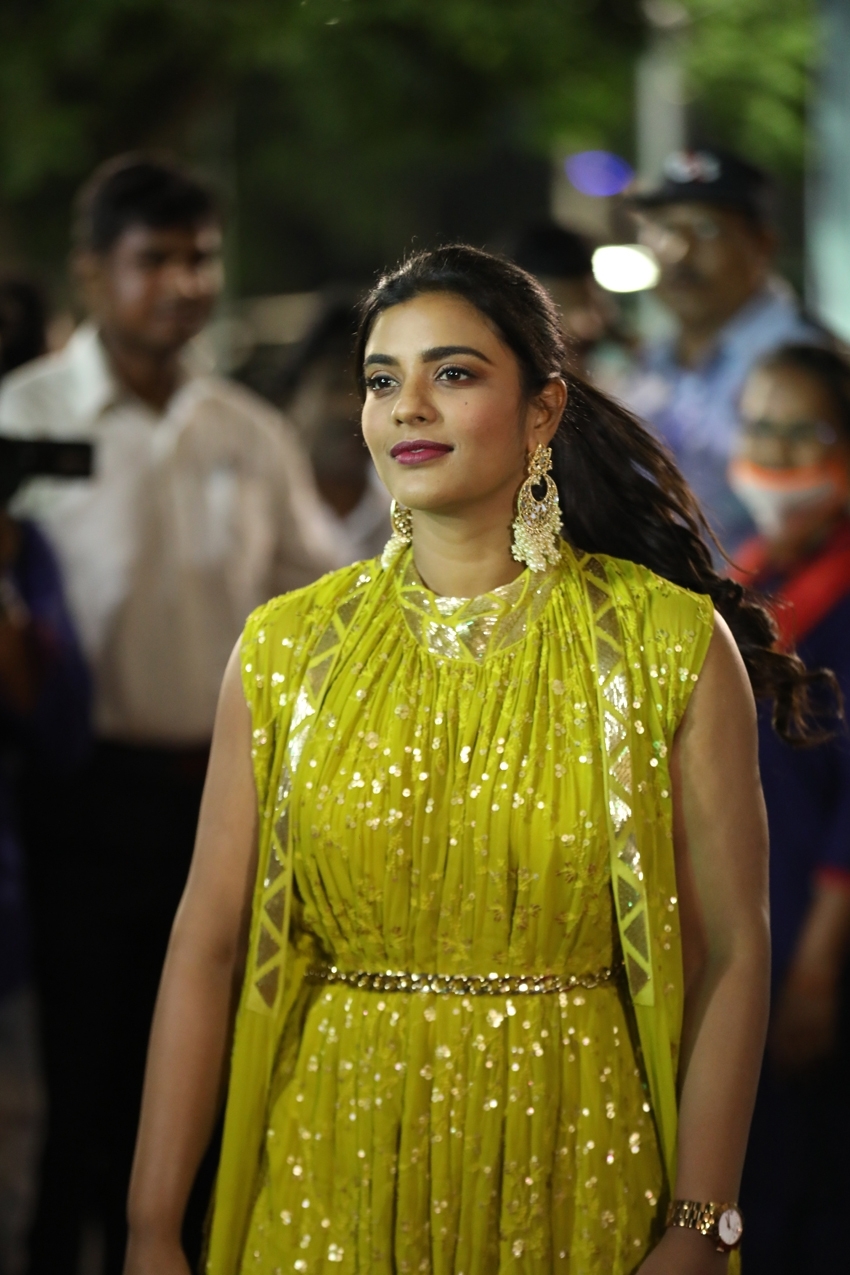 PHOTOS : ரஜினி முதல் த்ரிஷா வரை.. பிரபலங்கள் பங்கேற்ற பொன்னியின் செல்வன் டிரைலர் வெளியீட்டு விழா புகைப்படங்கள்..! 