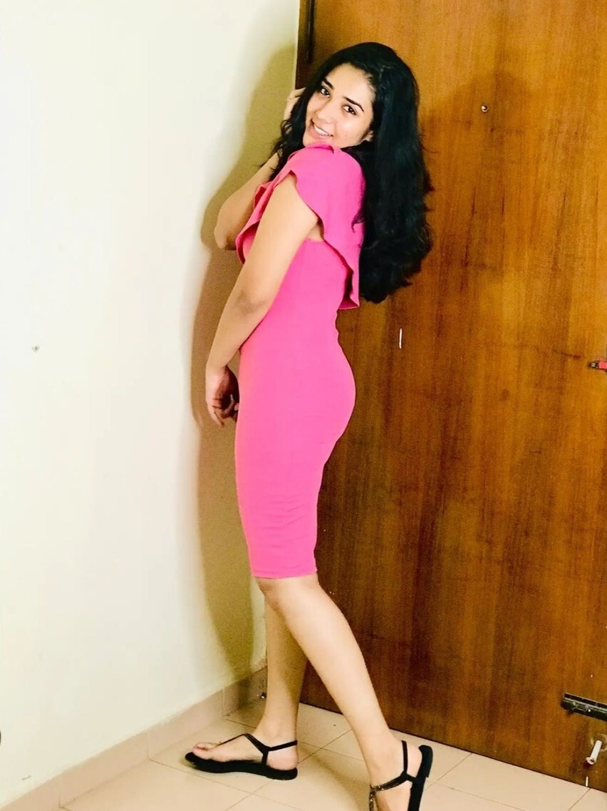 PHOTOS : சீரியல் நடிகை ஸ்ரீநிதியா இது? கையில் தாமரை பூவுடன் ஜொலிக்கும் நடிகை ஸ்ரீநிதி.. லேட்டஸ்ட் கலக்கல் பிக்ஸ் இதோ!  