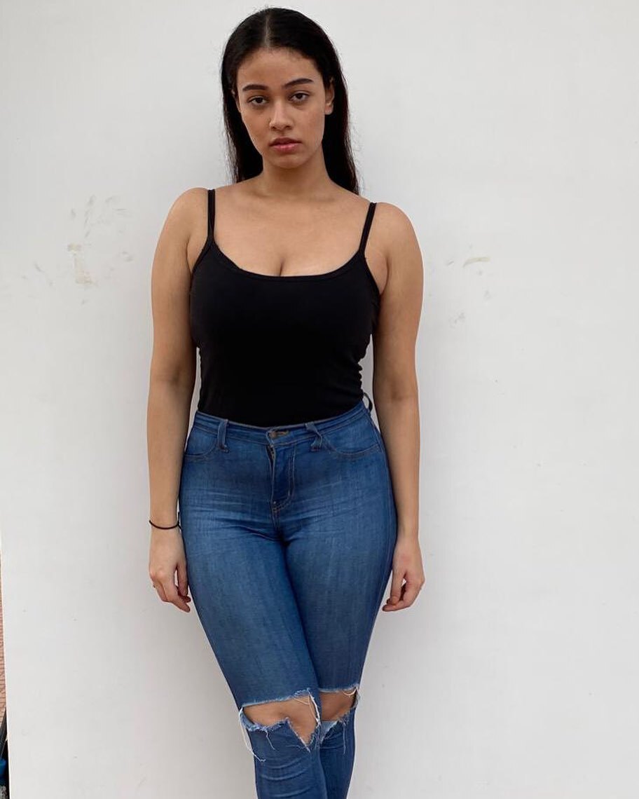 PHOTOS : ப்பா.. சொக்கவைக்கும் அழகில் ரசிகர்களை ஈர்க்கும் ஷாம்பவி  குப்தா.. கலக்கலான நச் க்ளிக்ஸ் இதோ!