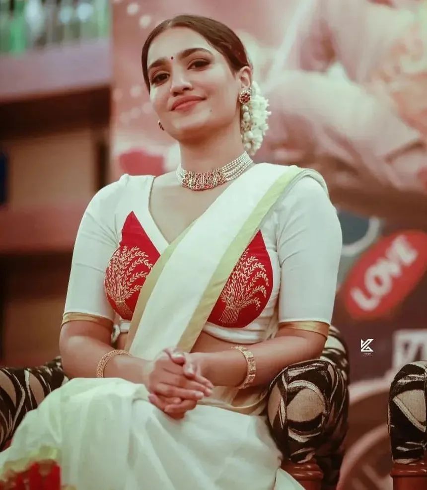 പൂർണ്ണിമയുടെ പ്രാണയ്ക്ക് വേണ്ടി മോഡലായി സാനിയ! ഈ വർഷത്തെ നെല്ല്, സീഡ്‌സ് ഓഫ് സ്റ്റൈൽ  പൊളിയായിട്ടുണ്ടന്ന് ആരാധകർ 