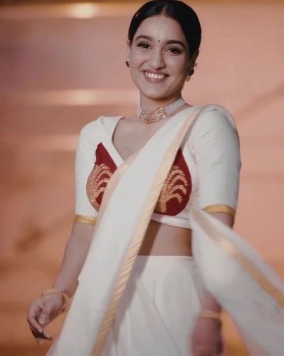 പൂർണ്ണിമയുടെ പ്രാണയ്ക്ക് വേണ്ടി മോഡലായി സാനിയ! ഈ വർഷത്തെ നെല്ല്, സീഡ്‌സ് ഓഫ് സ്റ്റൈൽ  പൊളിയായിട്ടുണ്ടന്ന് ആരാധകർ 