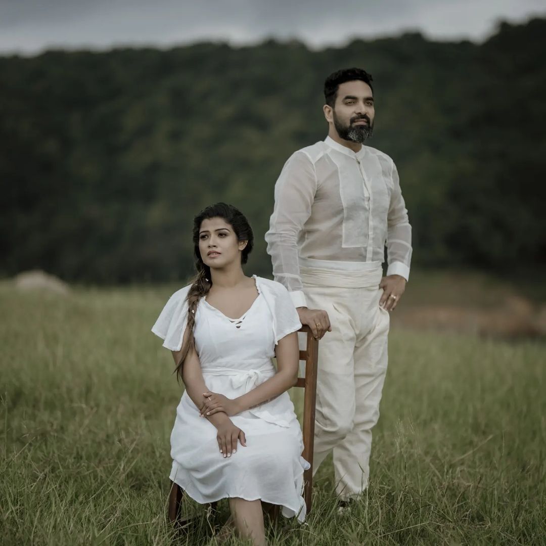 കണ്‍മണിയെ ചേര്‍ത്തുപിടിച്ച് കളര്‍ഫുള്‍ പോസുമായി ഗോപി സുന്ദര്‍; ചിത്രങ്ങള്‍ വൈറല്‍, ഈ ഓണം ഇവര്‍ കൊണ്ടുപോയെന്ന് ആരാധകര്‍