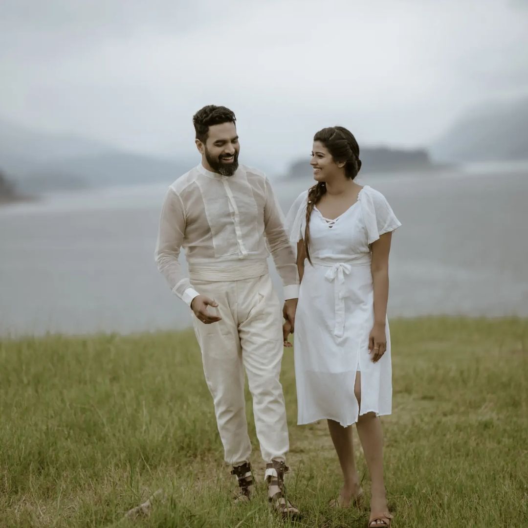 കണ്‍മണിയെ ചേര്‍ത്തുപിടിച്ച് കളര്‍ഫുള്‍ പോസുമായി ഗോപി സുന്ദര്‍; ചിത്രങ്ങള്‍ വൈറല്‍, ഈ ഓണം ഇവര്‍ കൊണ്ടുപോയെന്ന് ആരാധകര്‍