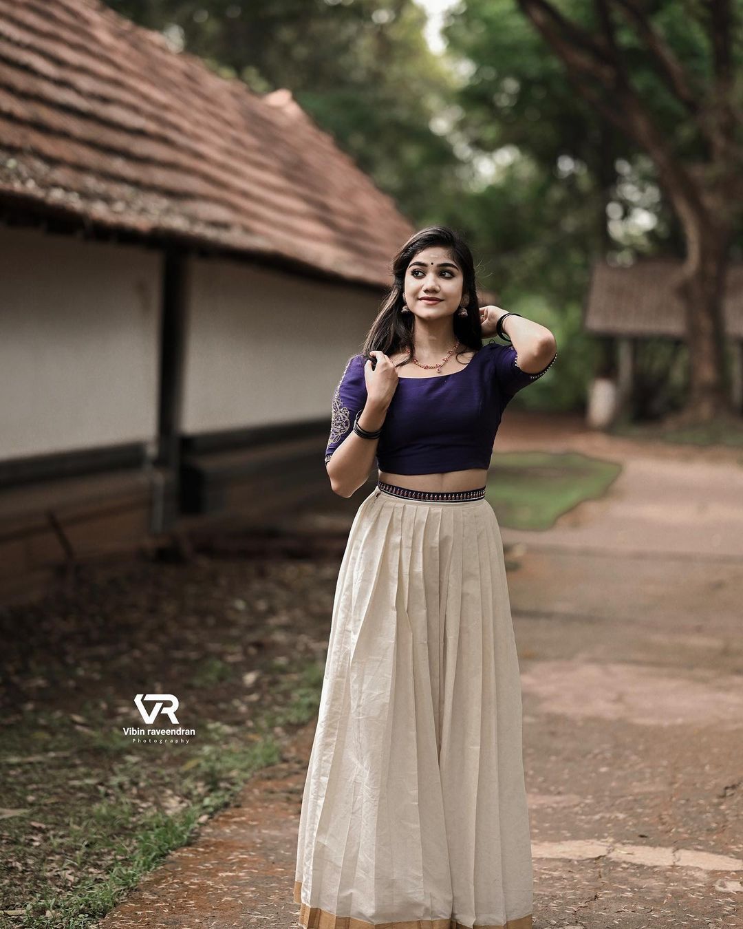 മലയാളികുട്ടിയായി ജസ്‌ന്യ; സോഷ്യൽ മീഡിയ താരത്തിന്റെ തകർപ്പൻ ലുക്കിൽ താരം