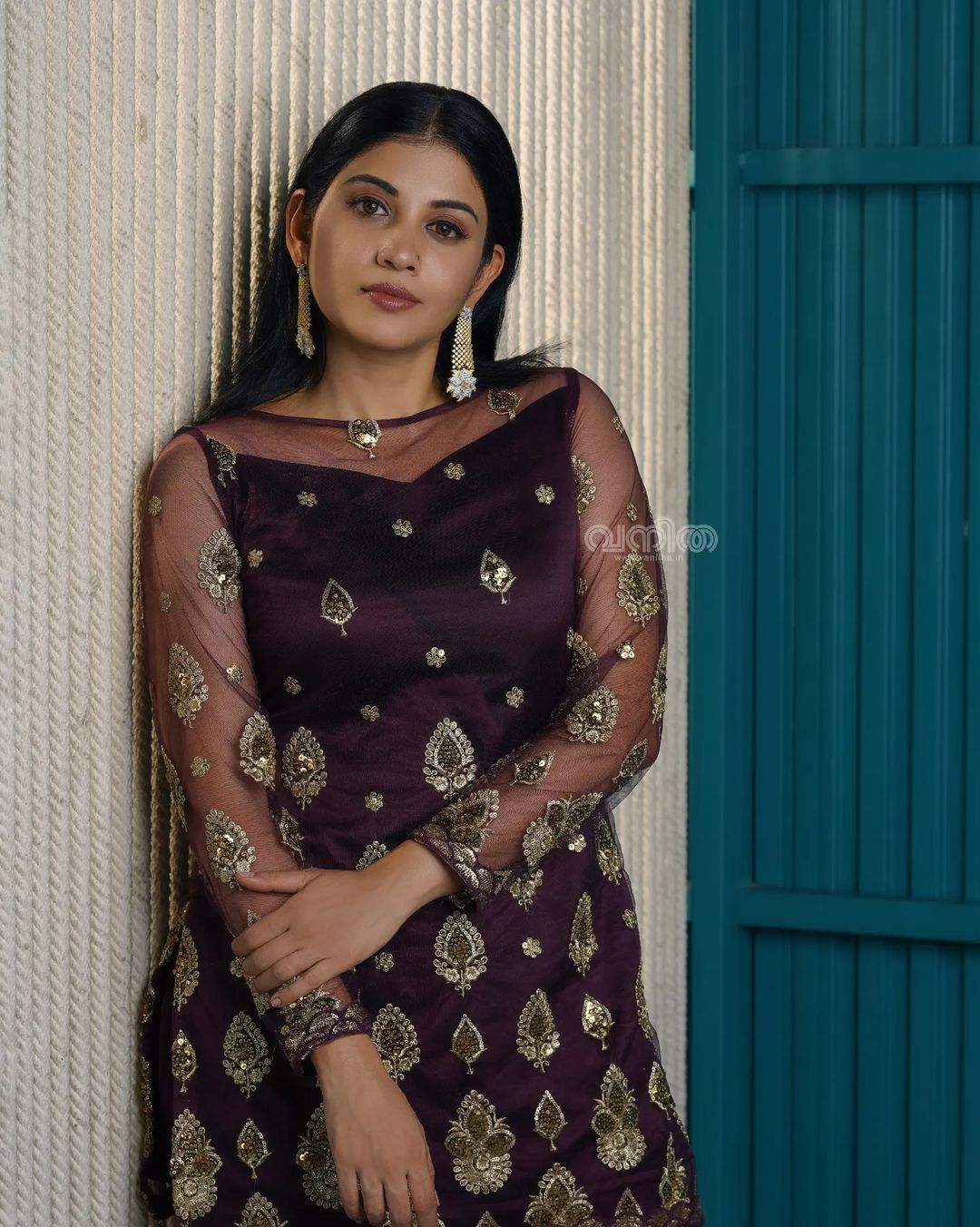 പൂവും പൂക്കളവും മാത്രമല്ല, ഓണത്തിന് ലുക്കും മാറ്റി ശിവദ; നടിയുടെ പുതിയ ലുക്ക് ഏറ്റെടുത്ത് സോഷ്യൽ മീഡിയ